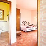 Poggio Pistolese Hotel 2*